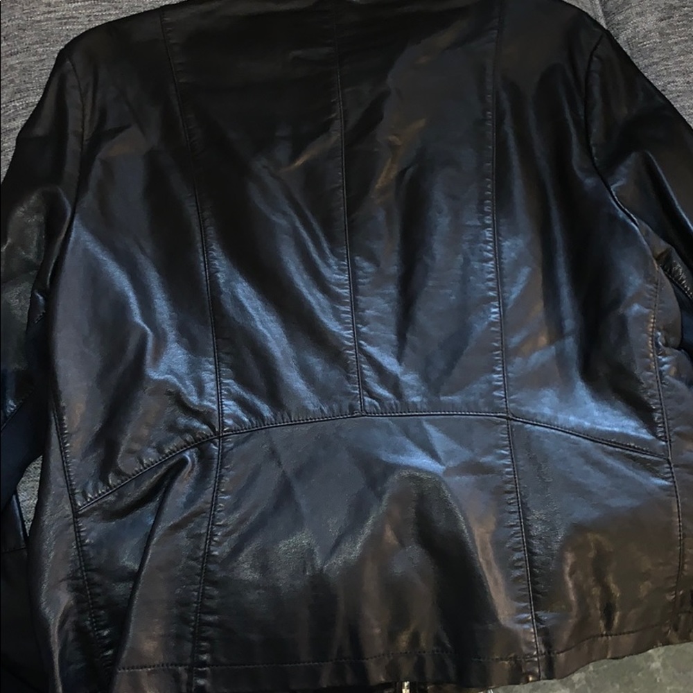 Lightweight black jacket - Picture 4 of 8